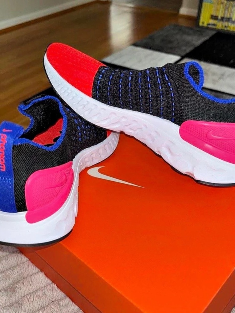 Nike React Phantom Run Flyknit 2 Women's Athletic Shoes US 6